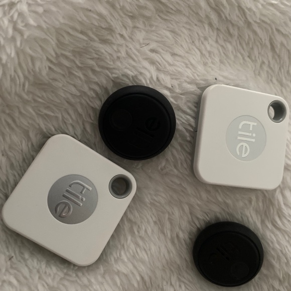 Tile a tracking device - Picture 2 of 2